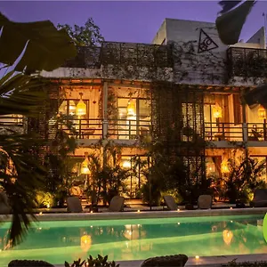 Era & Tulum Pueblo